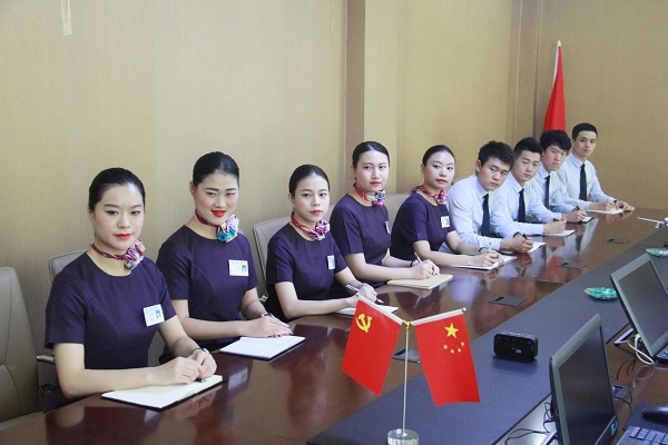 真情服务 安全至上——东北航空召开乘务新雇员部署会议