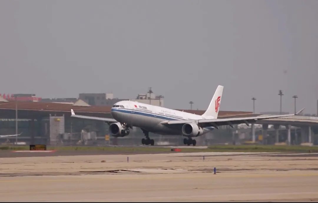 執(zhí)行了多個(gè)北京首都機(jī)場(chǎng)至日本東京成田機(jī)場(chǎng)之間的往返航班
-挪威空運(yùn)