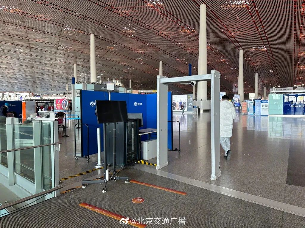 本次大型經貿團組包機包含外貿企業(ye) 和招商職員超過200人
-ups快遞