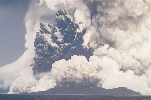 30年來規模最大的一次火山爆發!多航班公布停飛
-俄羅斯雙清