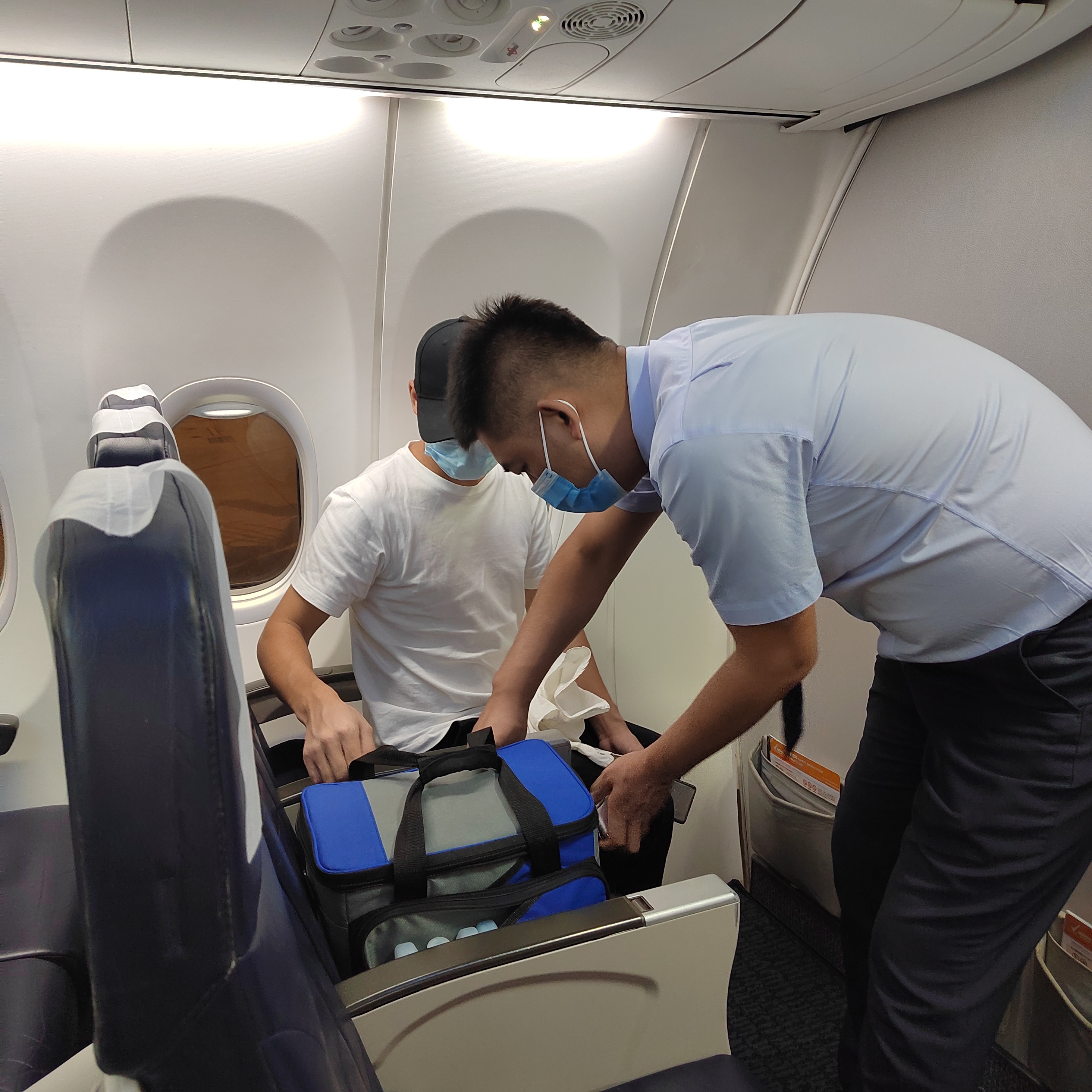 瑞丽航空顺利保障一例造血干细胞运输任务