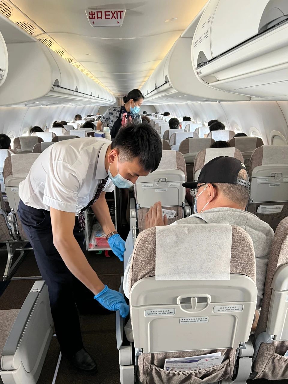 一二三航空运营国产arj21700飞机一周年