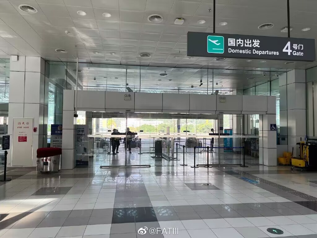 本次大型經貿團組包機包含外貿企業(ye) 和招商職員超過200人
-ups快遞