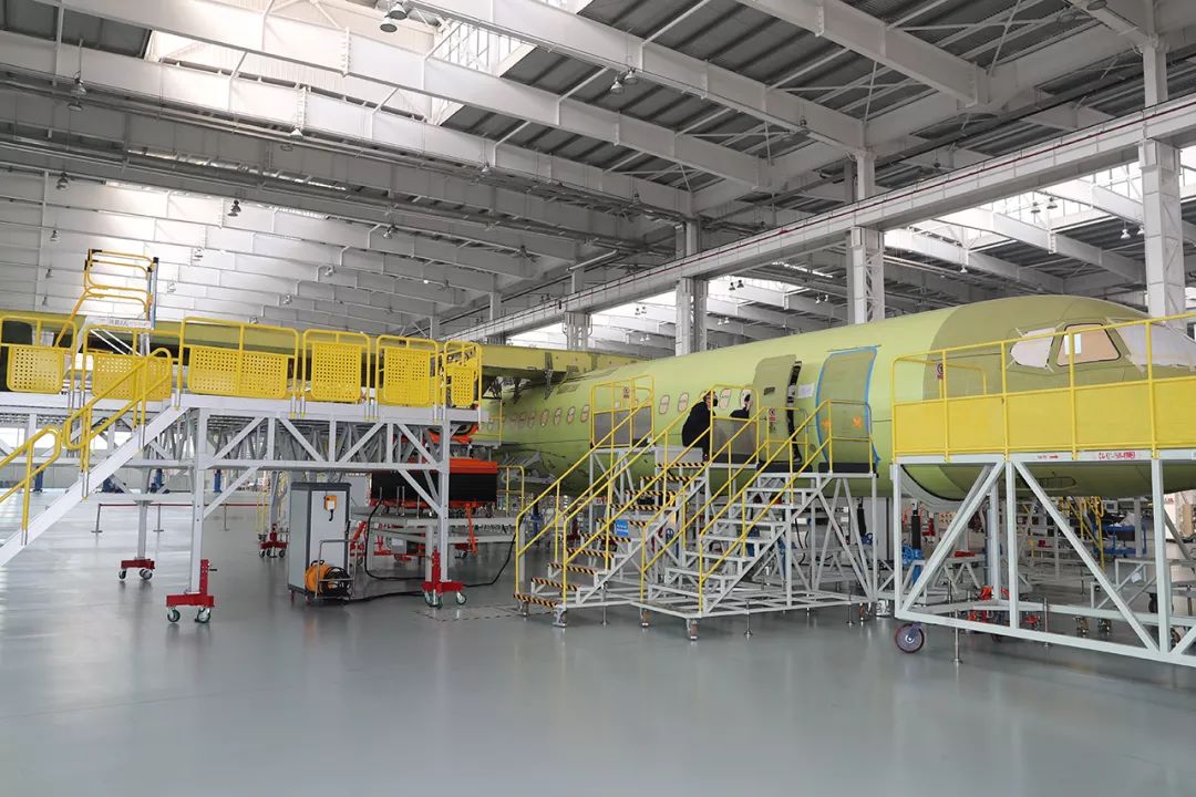 奋斗者说万众一心新舟700在路上