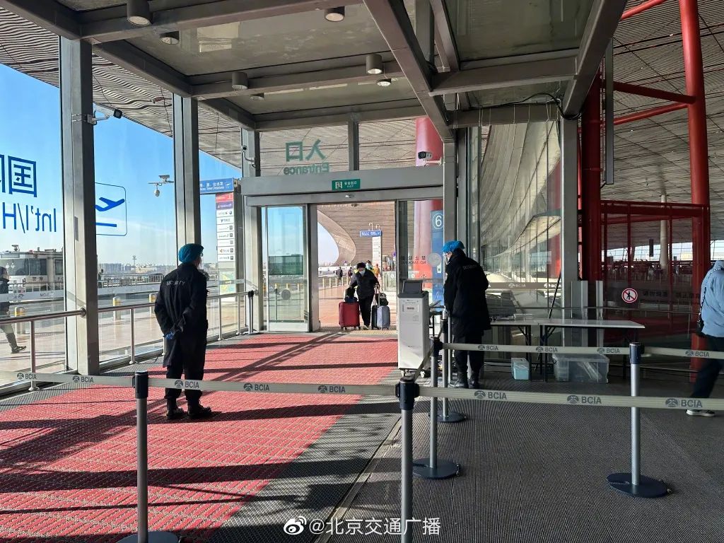 本次大型經貿團組包機包含外貿企業(ye) 和招商職員超過200人
-ups快遞