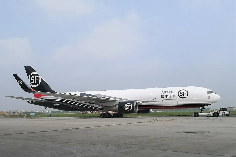 波音757改成的货机▲ 波音737-300改成的货机目前市场畅销的可被改