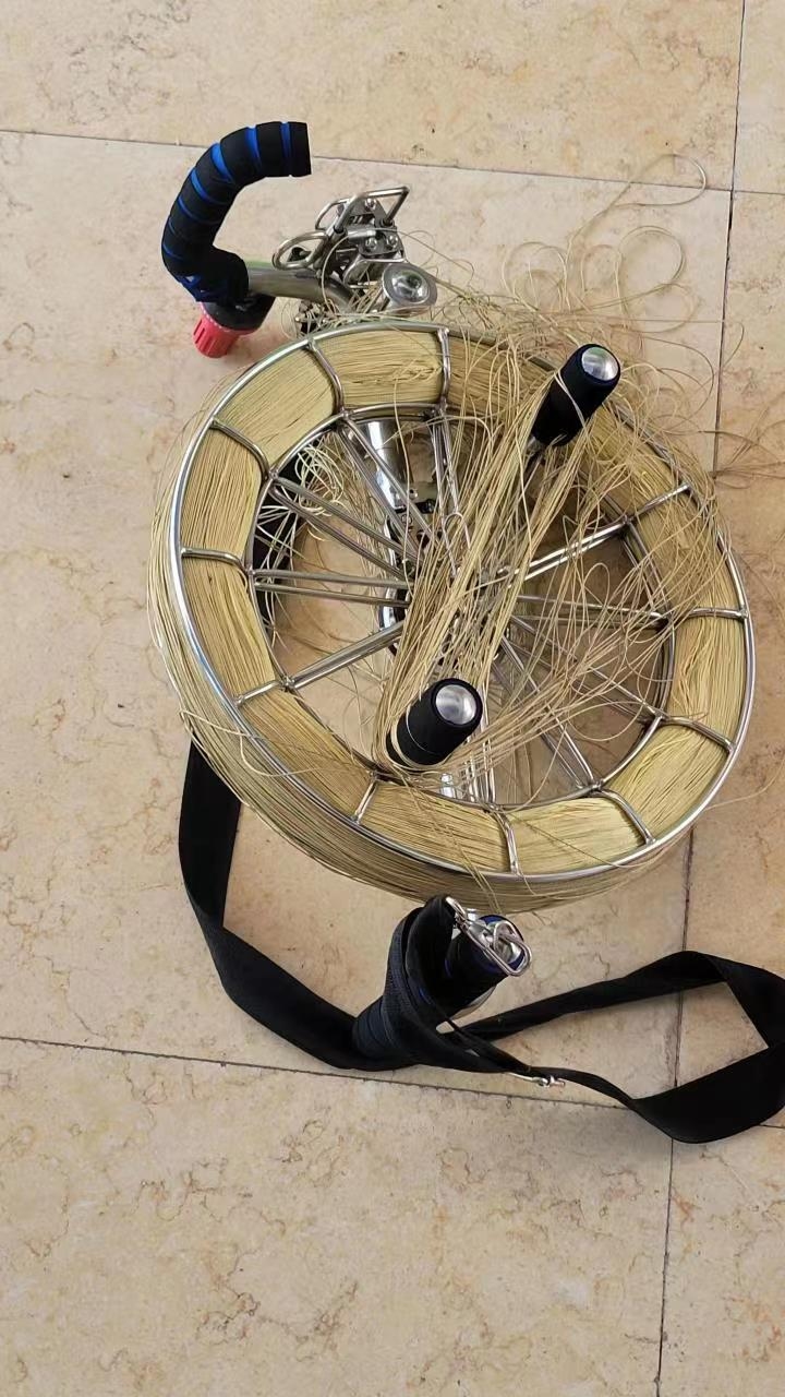 净空保护区内放高空风筝 男子被警方依法处理